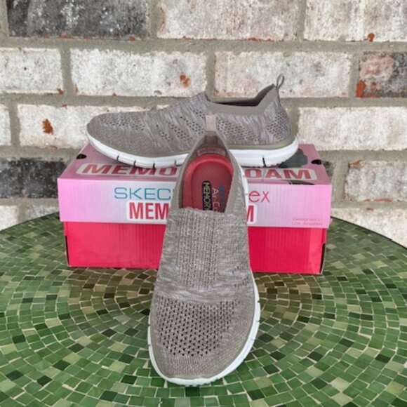 SKECHERS GLIDER STUNNER TAUPE 6.5 WIDE FIT - Picture 1 of 11